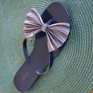 Melissa Oversized Metallic Glitter Bow Flip Flop Sandals Size 7
